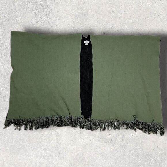 CHARMING CHARLIE'S OLIVE GREEN ACRYLIC SHAWL PONCHO - Picture 1 of 4